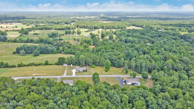 $319,900 | 93 Tower Way, Allardt, TN 38504