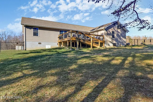$319,900 | 93 Tower Way, Allardt, TN 38504