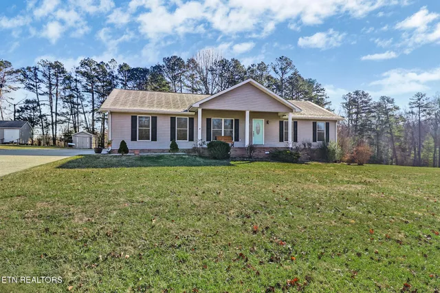 $319,900 | 93 Tower Way, Allardt, TN 38504