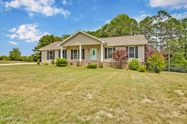 $319,900 | 93 Tower Way, Allardt, TN 38504