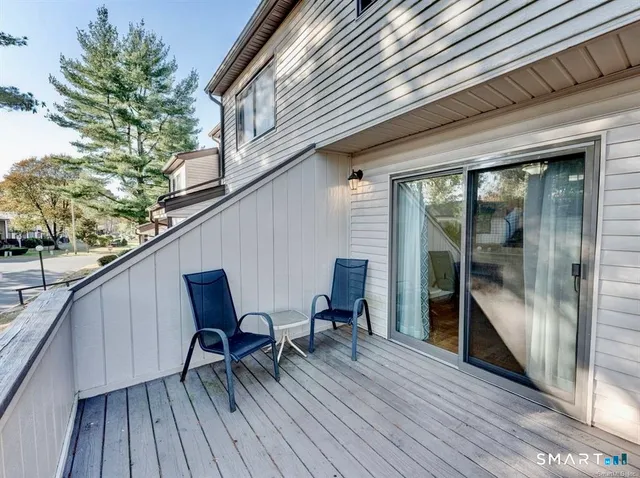 $2,100 | 122 Cottonwood Road, Unit 122, Newington, CT 06111