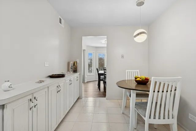 $258,000 | 175 Lake Boulevard, Unit 345, Buffalo Grove, IL 60089