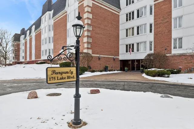 $258,000 | 175 Lake Boulevard, Unit 345, Buffalo Grove, IL 60089