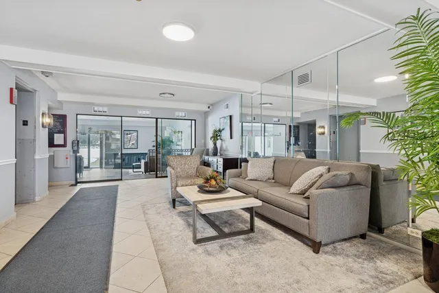 $258,000 | 175 Lake Boulevard, Unit 345, Buffalo Grove, IL 60089