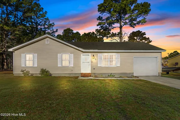 $239,900 | 434 Oregon Trail, Hubert, NC 28539