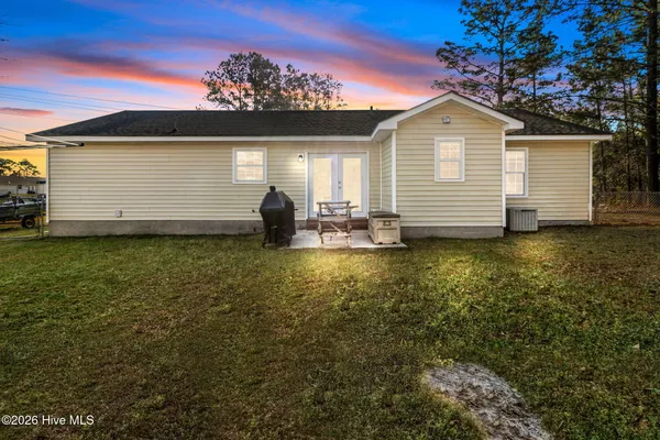 $239,900 | 434 Oregon Trail, Hubert, NC 28539