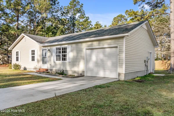 $239,900 | 434 Oregon Trail, Hubert, NC 28539