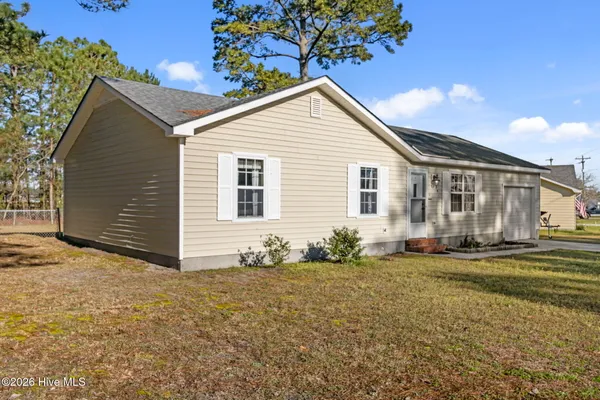 $239,900 | 434 Oregon Trail, Hubert, NC 28539