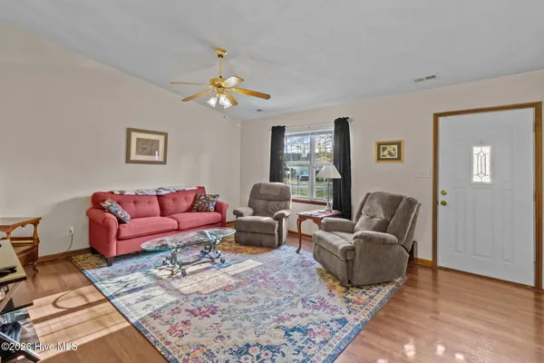 $239,900 | 434 Oregon Trail, Hubert, NC 28539