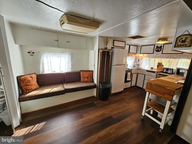 $59,000 | 4 Old Faceful Street, Falling Waters, WV 25419