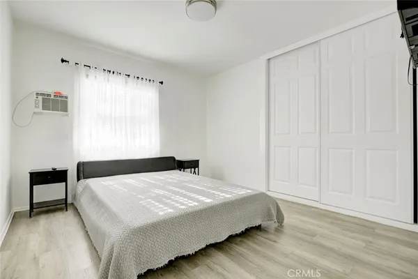 $2,000 | 5945 Willowcrest Avenue, North Hollywood, CA 91601