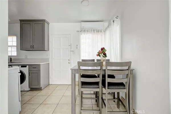 $2,000 | 5945 Willowcrest Avenue, North Hollywood, CA 91601