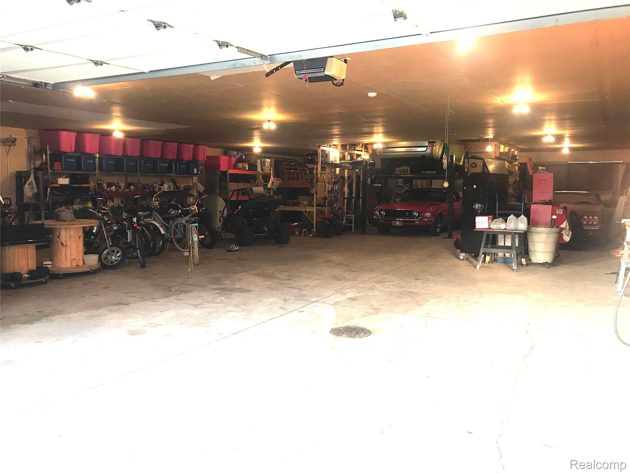 48700 West 10 Mile Road Novi, MI 48374 - Photo 27 of 33 IMG-2533.jpg
