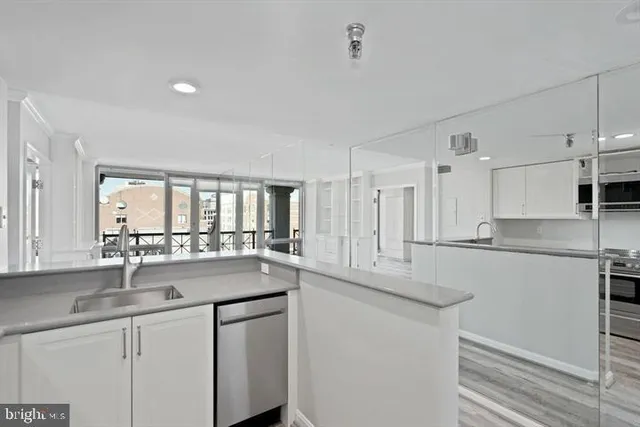 $2,500 | 701 Pennsylvania Avenue Northwest, Unit 1207, Washington, DC 20004