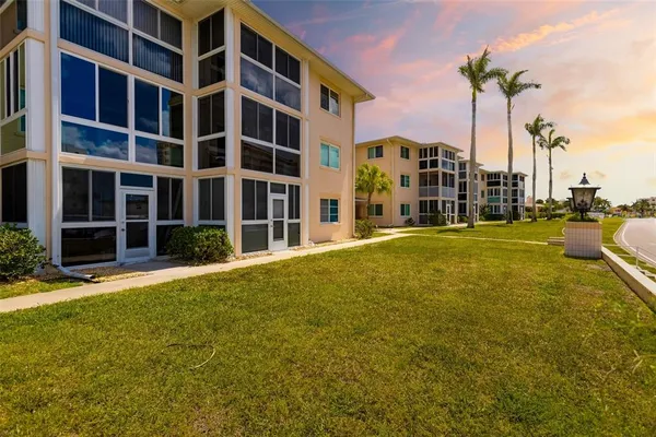 $399,000 | 200 The Esplanade North, Unit C14, Venice, FL 34285