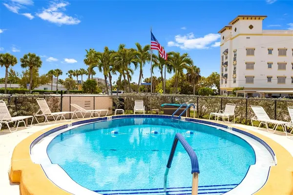 $399,000 | 200 The Esplanade North, Unit C14, Venice, FL 34285