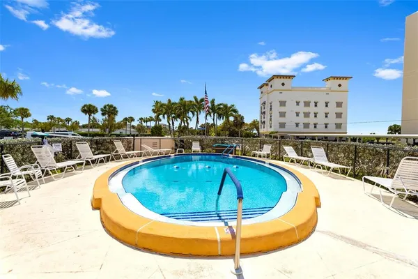 $399,000 | 200 The Esplanade North, Unit C14, Venice, FL 34285