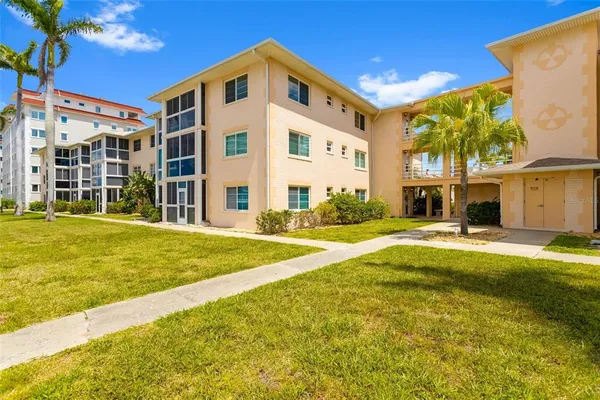 $399,000 | 200 The Esplanade North, Unit C14, Venice, FL 34285