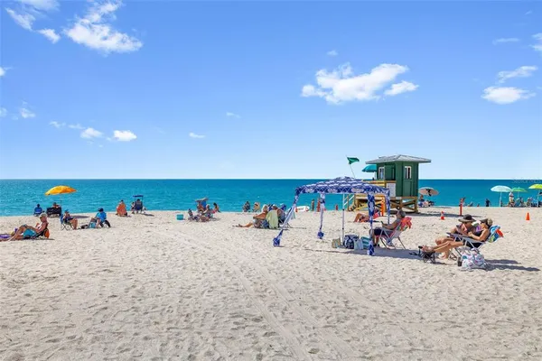 $399,000 | 200 The Esplanade North, Unit C14, Venice, FL 34285