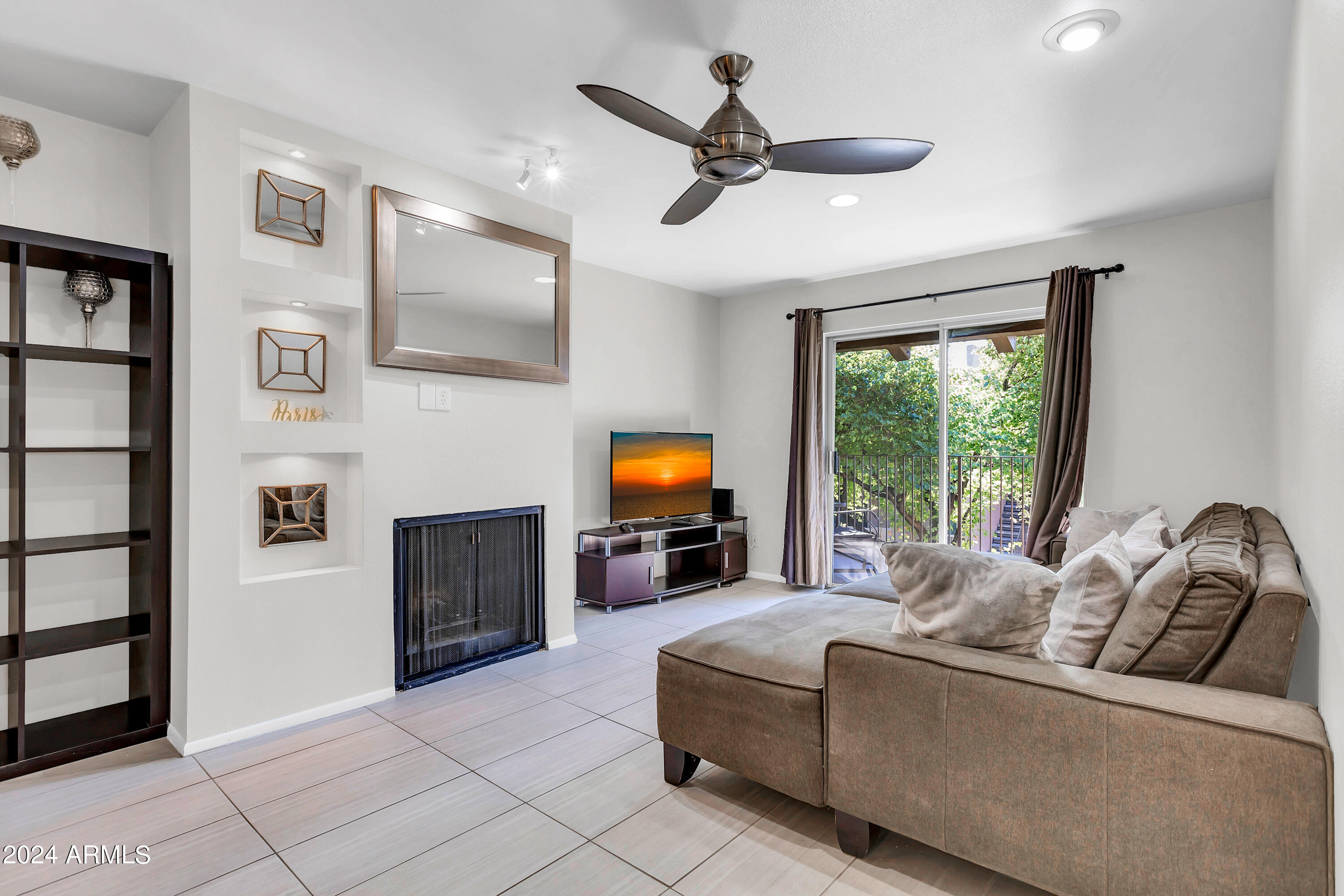 5525 East Thomas Road, Unit F10 Phoenix, AZ 85018 - Photo 1 of 35 5525 E Thomas Rd edits2-6