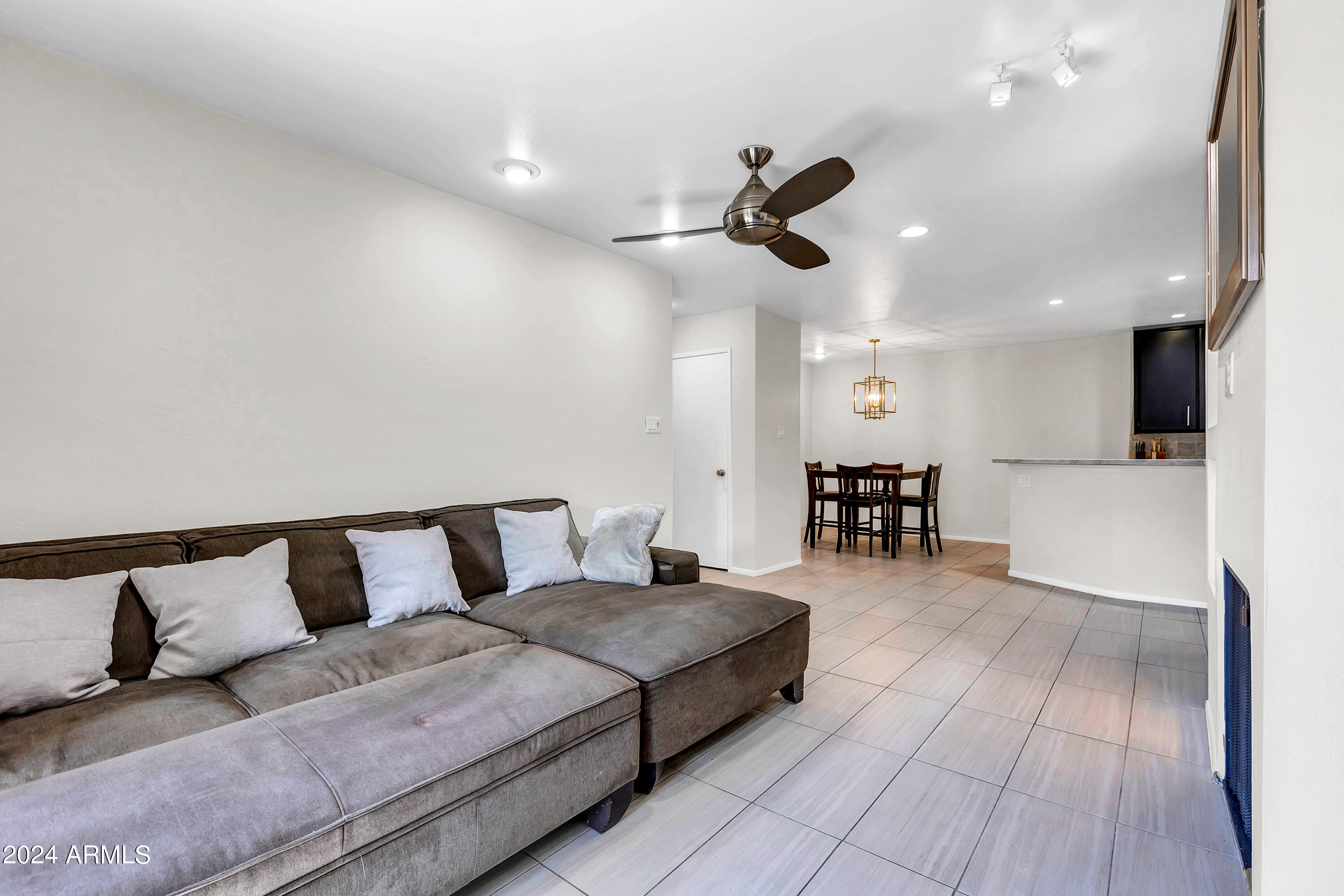 5525 East Thomas Road, Unit F10 Phoenix, AZ 85018 - Photo 11 of 35 5525 E Thomas Rd edits2-4