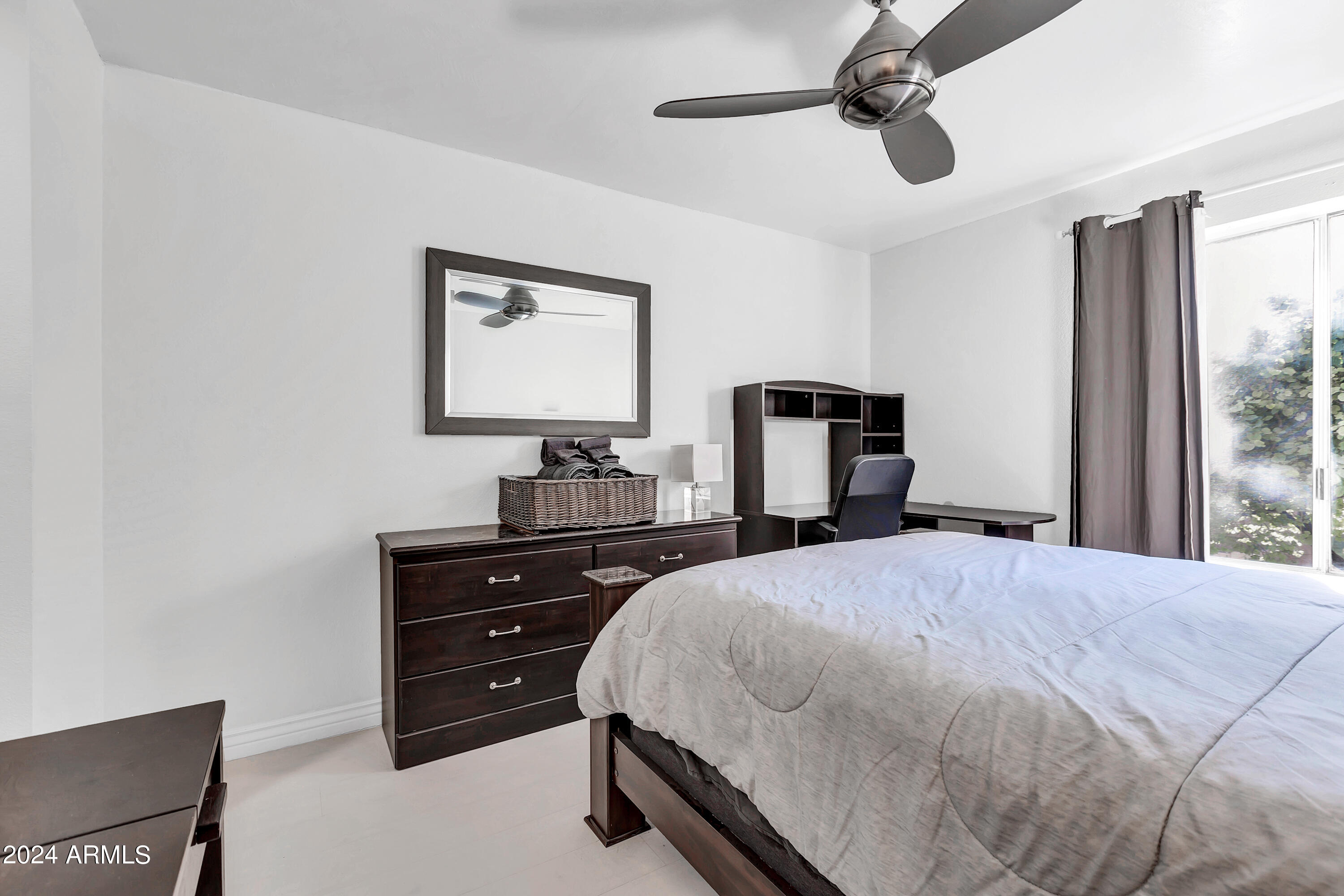 5525 East Thomas Road, Unit F10 Phoenix, AZ 85018 - Photo 16 of 35 5525 E Thomas Rd edits2-19