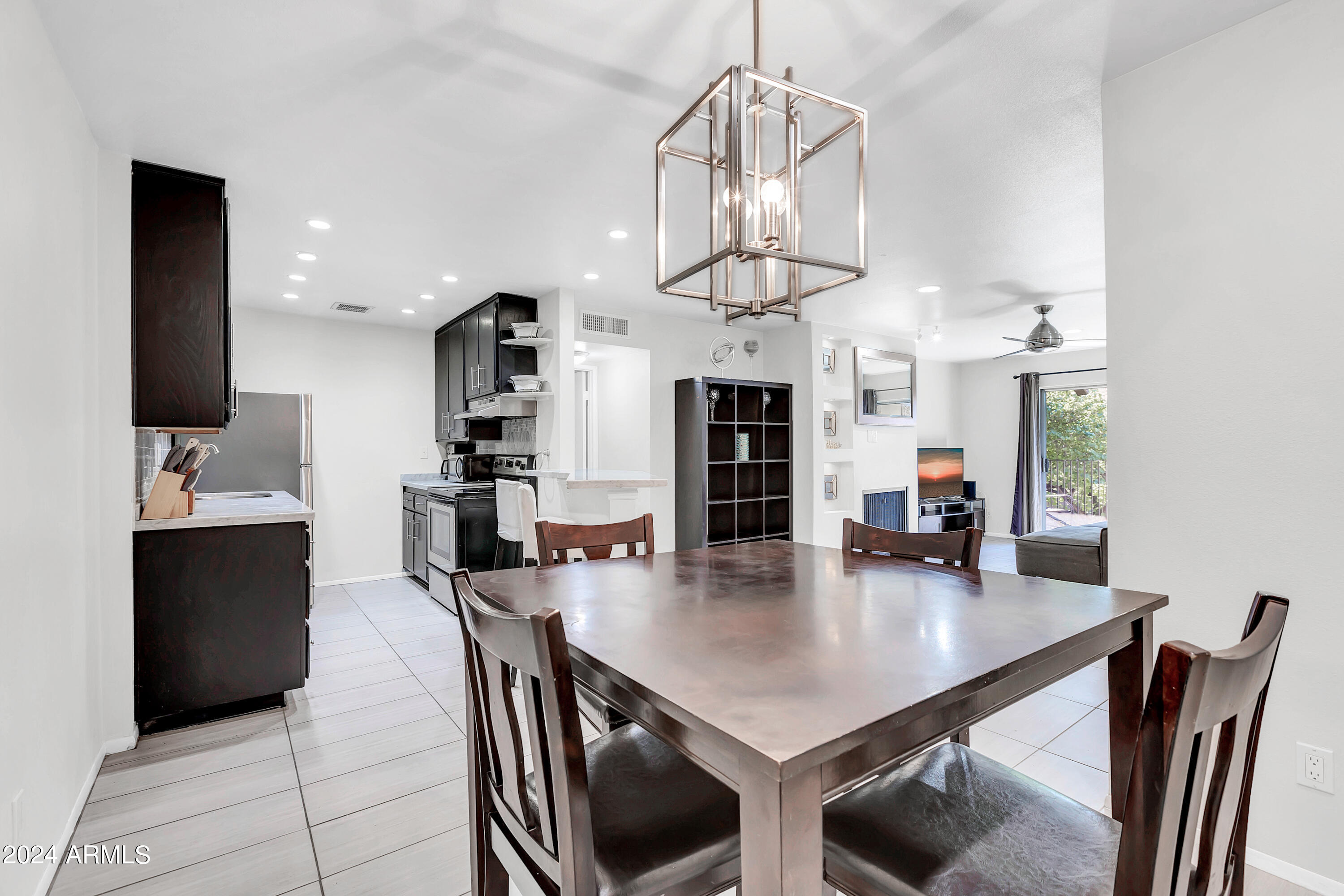 5525 East Thomas Road, Unit F10 Phoenix, AZ 85018 - Photo 6 of 35 5525 E Thomas Rd edits2-15