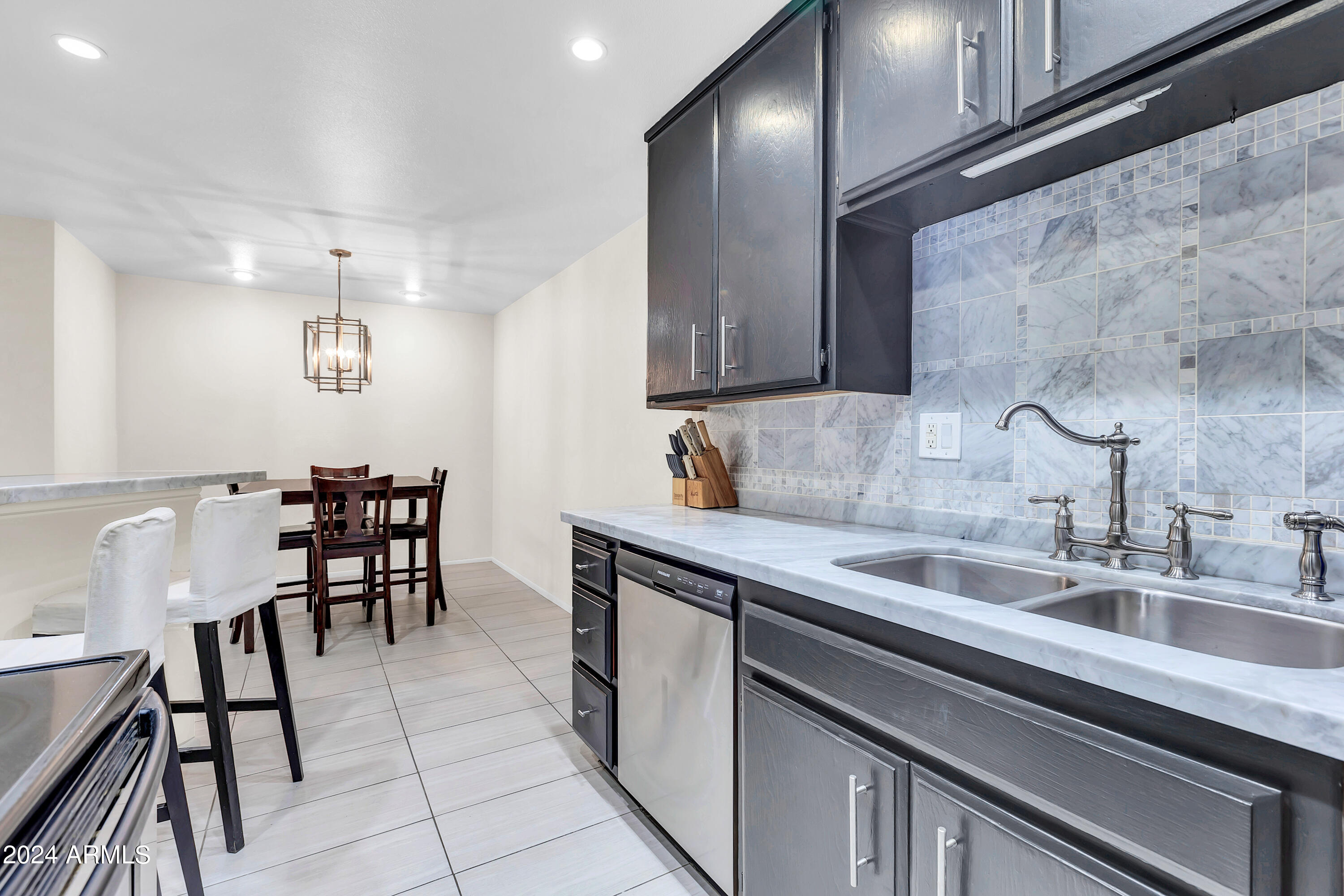 5525 East Thomas Road, Unit F10 Phoenix, AZ 85018 - Photo 9 of 35 5525 E Thomas Rd edits2-9