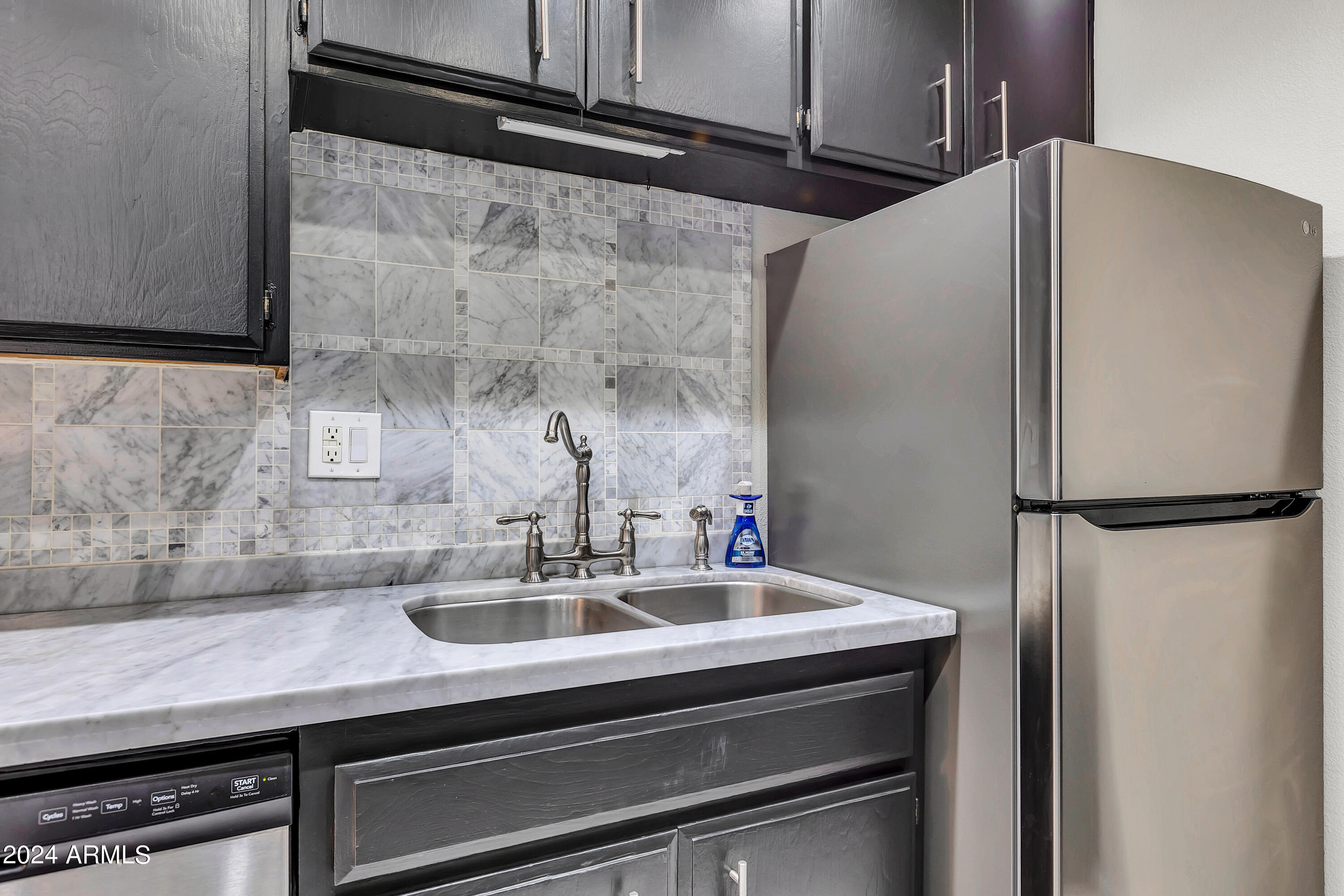 5525 East Thomas Road, Unit F10 Phoenix, AZ 85018 - Photo 10 of 35 5525 E Thomas Rd edits2-11
