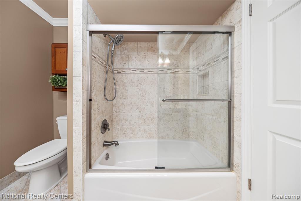 26131 Pleasant Valley Road Farmington Hills, MI 48331 - Photo 37 of 61