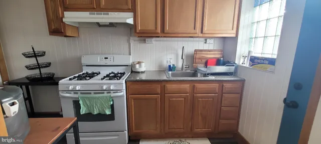 $307,000 | 1022 West Oregon Avenue, Philadelphia, PA 19148