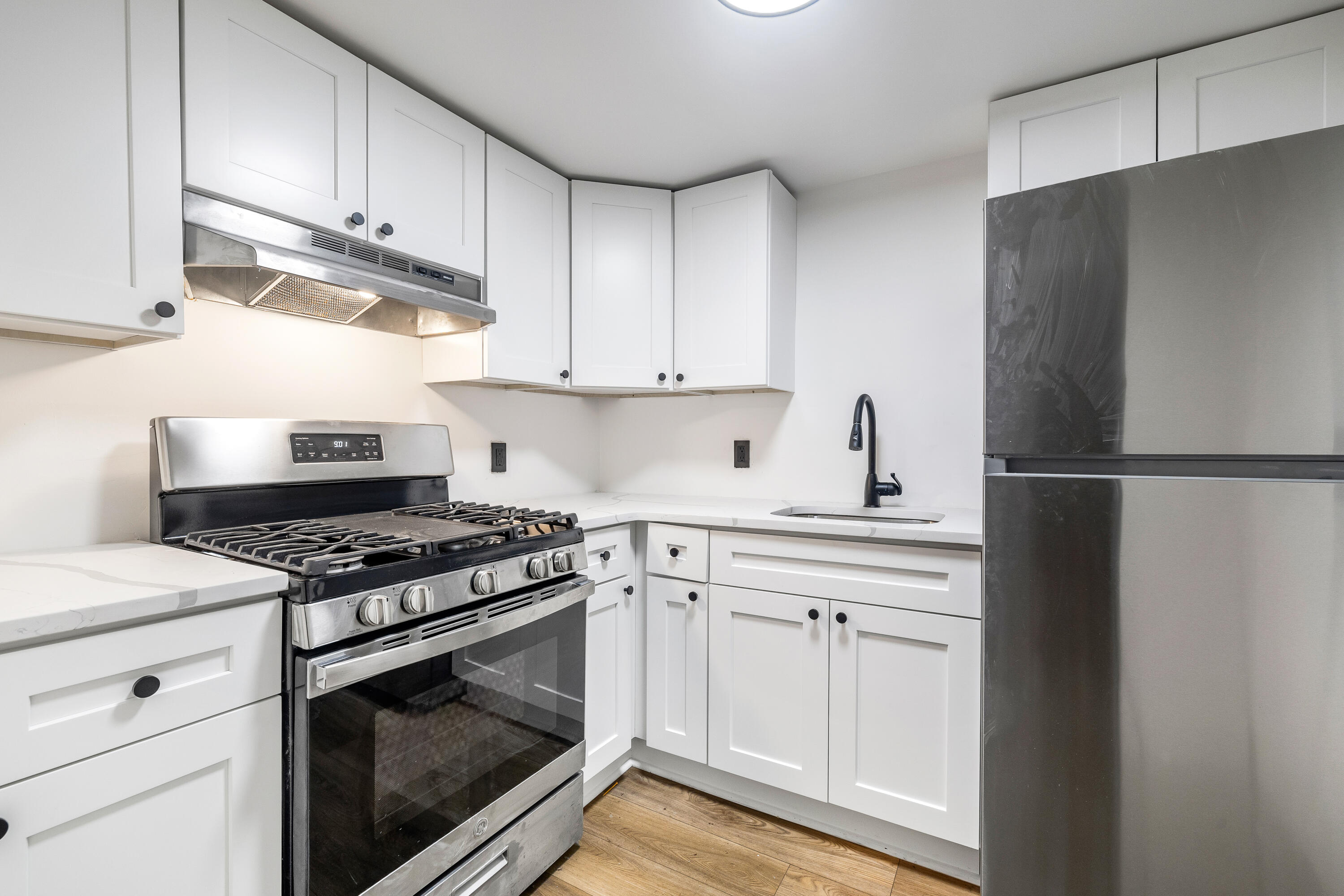 128 Wentworth Street, Unit 5 Charleston, SC 29401 - Photo 6 of 14 128 Wentworth (Unit 5)-3