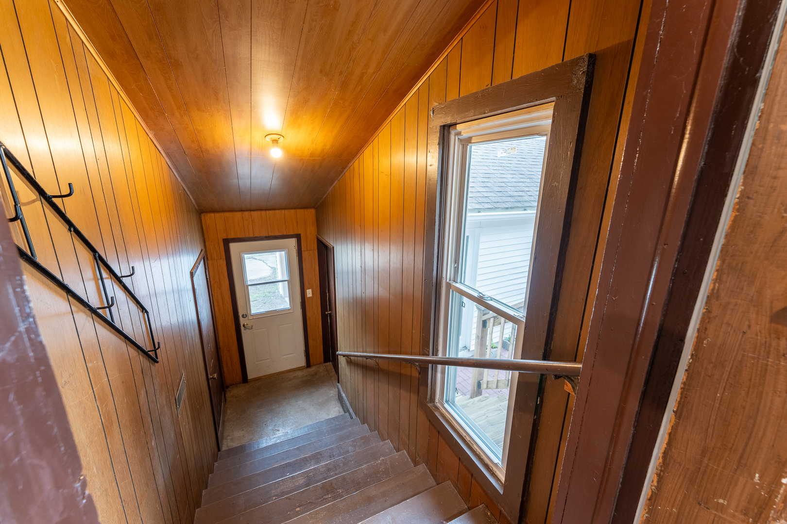 107 Seminary Street Creal Springs, IL 62922 - Photo 34 of 43 a view of an entryway