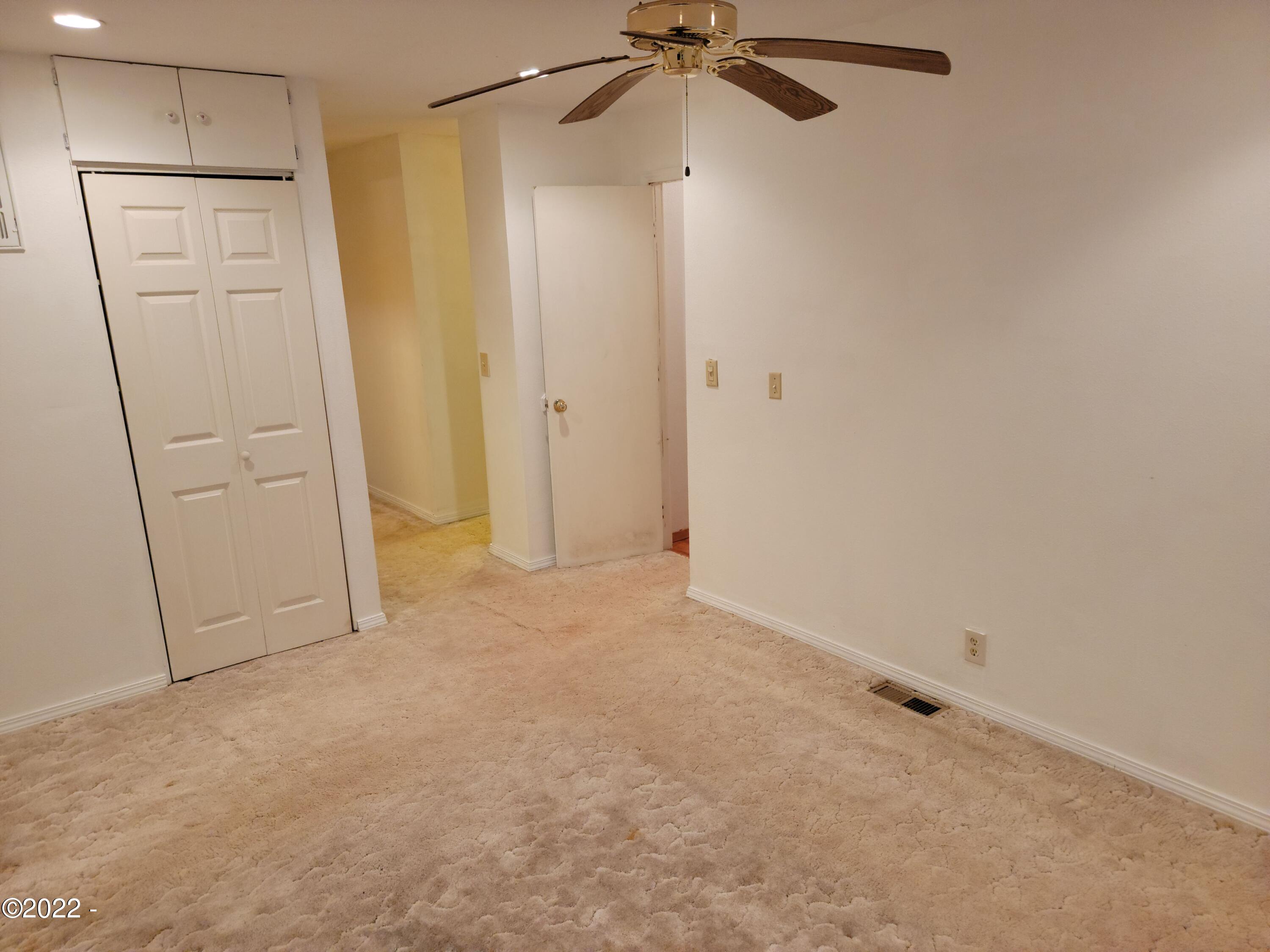 720 Collins Street Depoe Bay, OR 97341 - Photo 13 of 23 Master