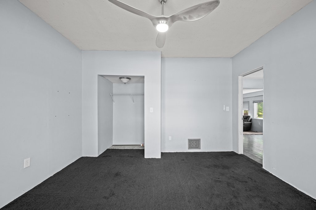 1408 13th Street Viola, IL 61486 - Photo 4 of 40