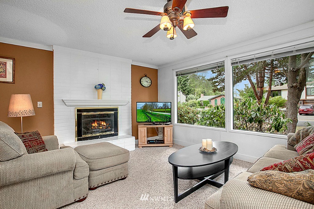 17518 24th Avenue Southeast Bothell, WA 98012 - Photo 3 of 20