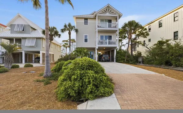 $1,490,000 | 1637 Wayfarers Court, St. George Island, FL 32328