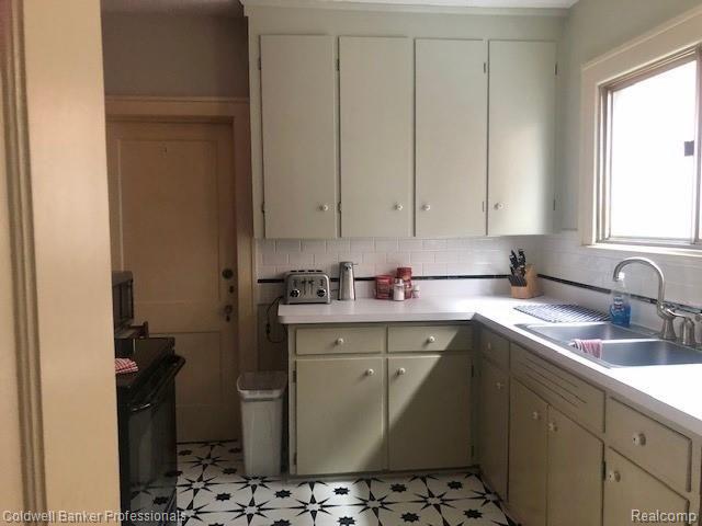 886 Nottingham Road, Unit 888 Grosse Pointe Park, MI 48230 - Photo 9 of 48
