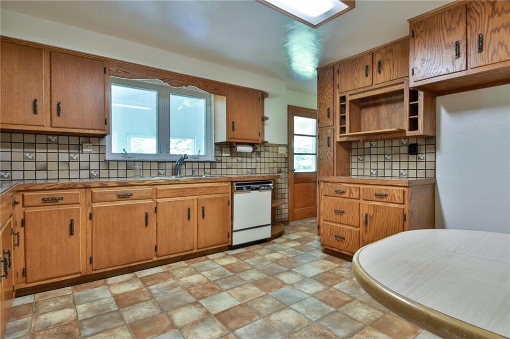 1379 Venetia Road Eighty Four, PA 15330 - Photo 14 of 22