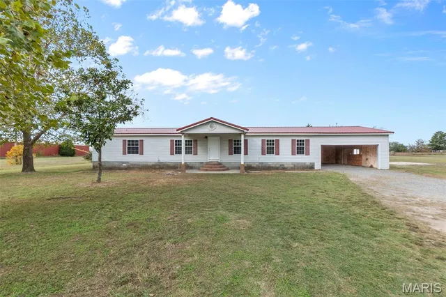 $189,900 | 37 Kyle Drive, Benton, MO 63736