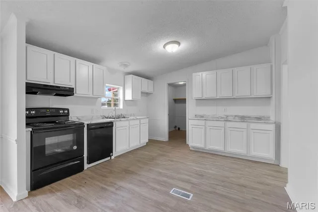 $189,900 | 37 Kyle Drive, Benton, MO 63736