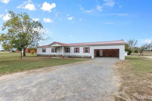 $189,900 | 37 Kyle Drive, Benton, MO 63736