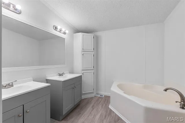 $189,900 | 37 Kyle Drive, Benton, MO 63736