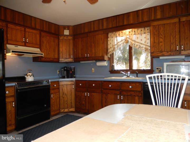 5240 Lake Road Newfield, NJ 08344 - Photo 10 of 24 Kitchen
