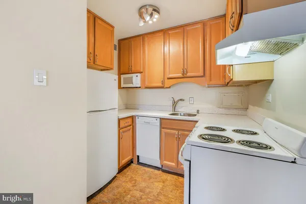 $1,600 | 1311 Delaware Avenue Southwest, Unit S545, Washington, DC 20024