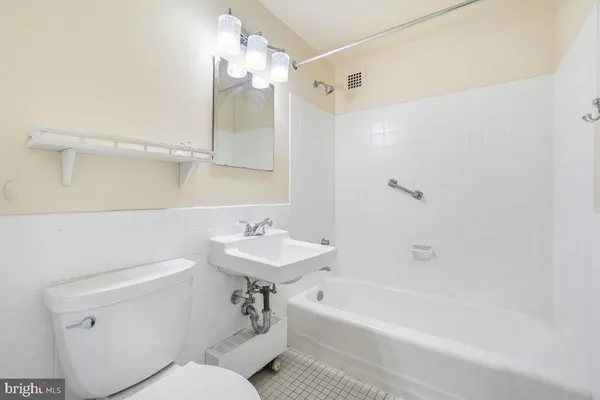 $1,600 | 1311 Delaware Avenue Southwest, Unit S545, Washington, DC 20024