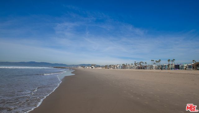 $2,795 | 29 25th Avenue, Unit C, Venice, CA 90291