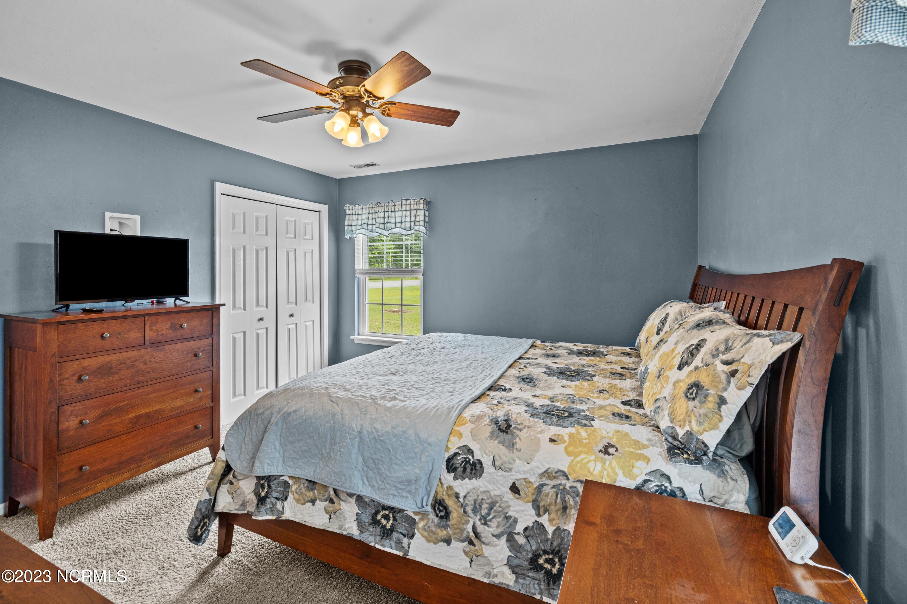 2334 Tulls Creek Road Moyock, NC 27958 - Photo 20 of 22 master bed