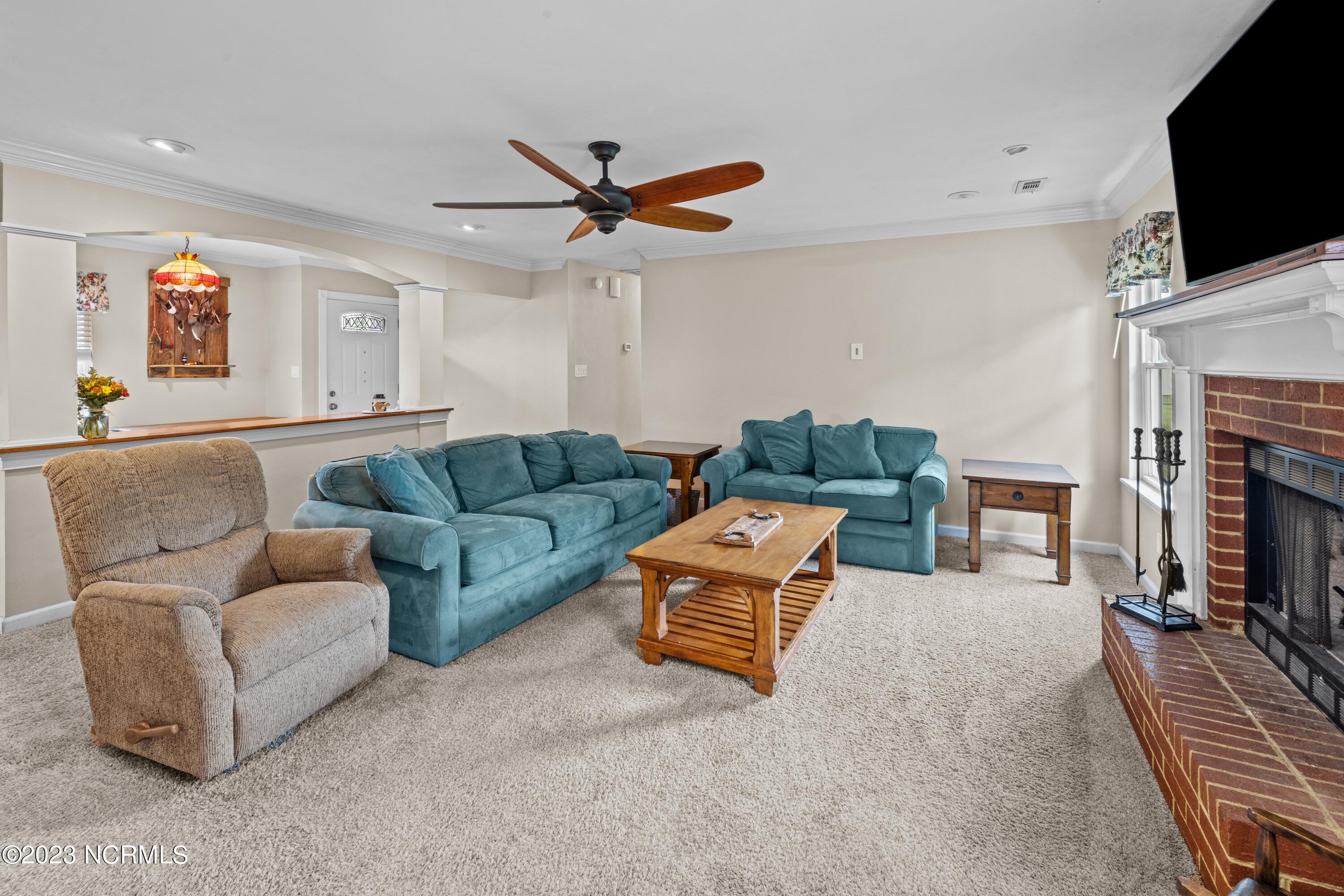 2334 Tulls Creek Road Moyock, NC 27958 - Photo 7 of 22 family room 2