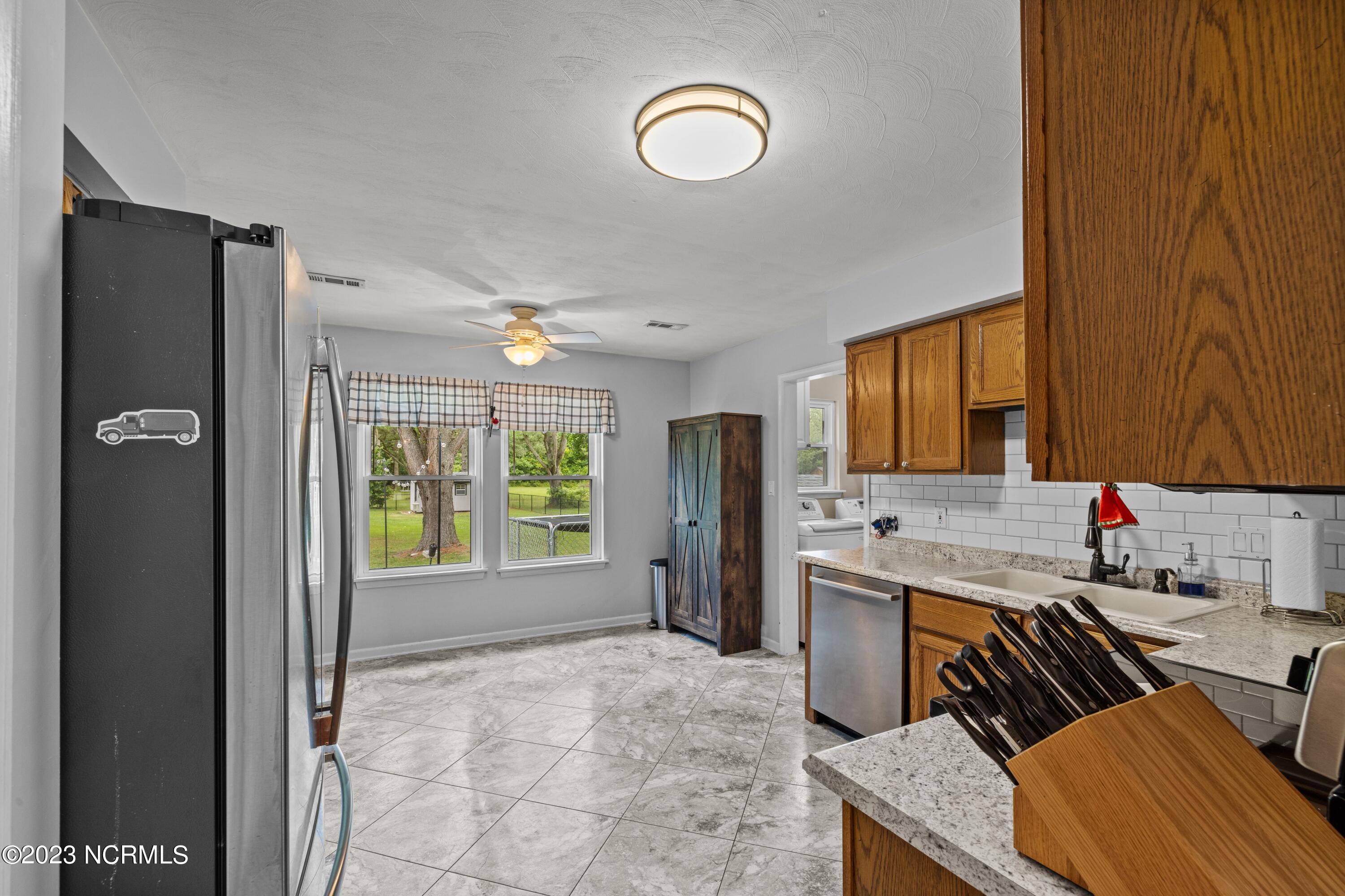 2334 Tulls Creek Road Moyock, NC 27958 - Photo 8 of 22 kitchen1